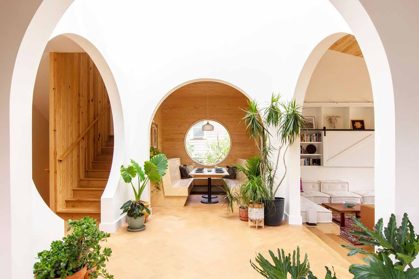 A net-zero and low-VOC home architect in Asheville Assembly AB built this sunlit home.